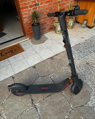 Monopattino NINBOT
