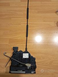 Serratura centralizz. DX porta ant. Opel Meriva B