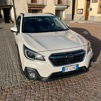 Subaru Outback 2500 benzina piu gpl di serie