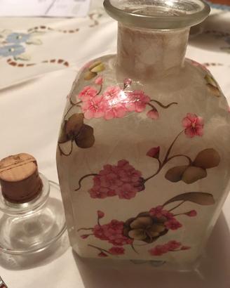 Bottiglia in vetro con decupag