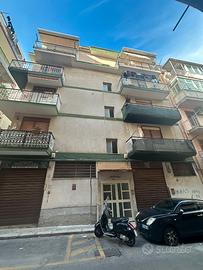 Ampio 5 vani - zona arenella / vergine maria / acq
