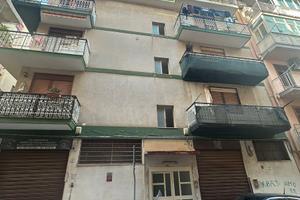 Ampio 5 vani - zona arenella / vergine maria / acq