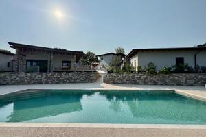 VILLA SINGOLA A LAZISE