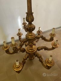 Lampadario in legno dorato 