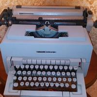 macchina da scrivere Olivetti Linea 98