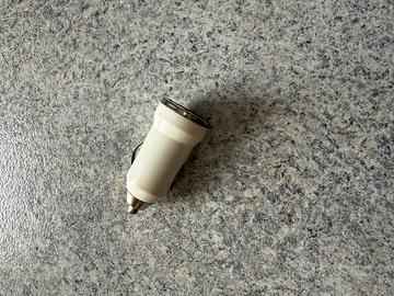Adattatore per accendisigari da auto con porta USB