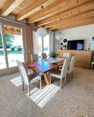 Villa di 300 m² con più di 5 locali a Este