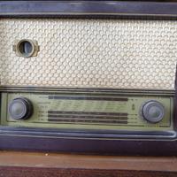 Radio d'epoca Magnadine FM AM onde Corte