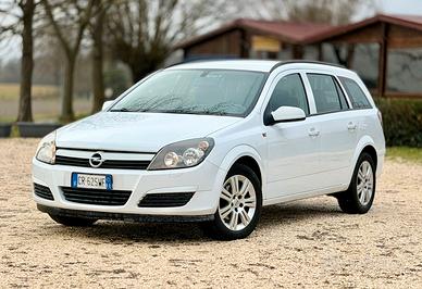 Opel Astra 1.4 Benzina Twin Port Elegance Neopaten