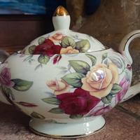 teiera di porcellana 