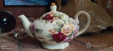 teiera di porcellana 