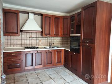 Appartam. indipendente semiarredato con due bagni