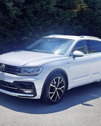 Volkswagen Tiguan 2.0 R Line - Perfetta
