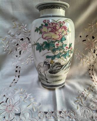 VASO CINESE IN PORCELLANA 