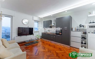 TRILOCALE RISTRUTTURATO - STILE ED ELEGANZA IN C