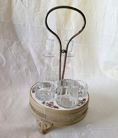 Cestino oliera vintage con vasetti in vetro