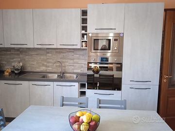 Cucina componibile ad angolo