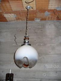 Lampadario vintage e applique a palla mazzega