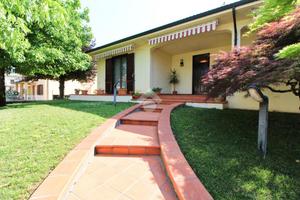 VILLA SINGOLA A SOMMO