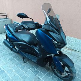 Yamah Xmax 300
