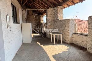 RUSTICO IN CENTRO A MASSINO VISCONTI
