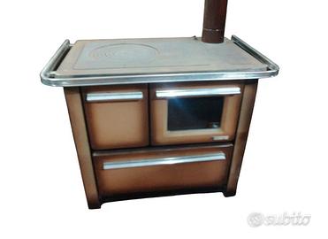 Stufa-cucina a legna