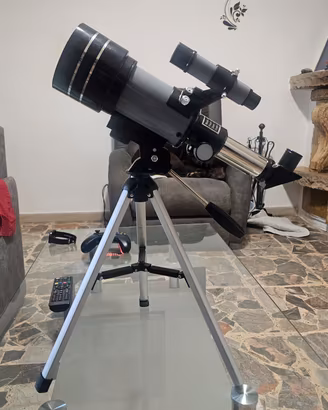 Telescopio 70/300 con treppiede e accessori