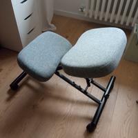 EIFRED sedia con appoggio ginocchia