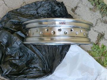 cerchio posteriore Triumph Thunderbird 900