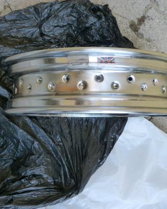 cerchio posteriore Triumph Thunderbird 900