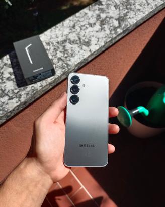 Samsung Galaxy S25 Silver (128GB) +Vetrino, cover