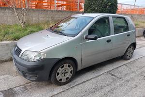 auto fiat punto 