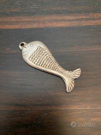 Charm pesce vintage in metallo argentato