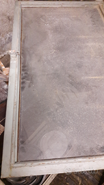 Finestra in ferro con vetro