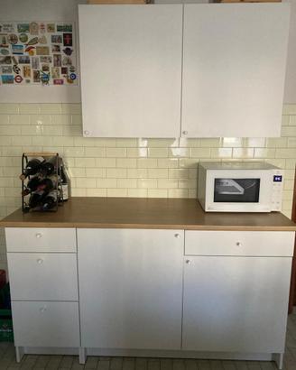 Cucina Ikea completa di tavolo, 4 sedute e fuochi