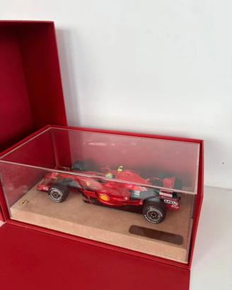 Ferrari F2008 1:18 Felipe Massa F1 con teca