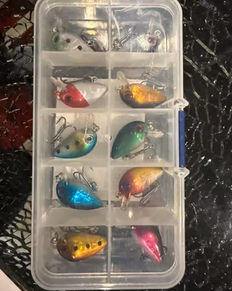 Stock 144 confezioni esche artificiali da pesca