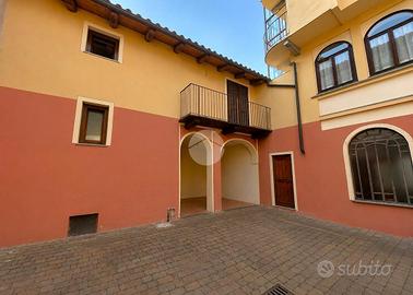 CASA SEMINDIPENDENTE A SAGLIANO MICCA