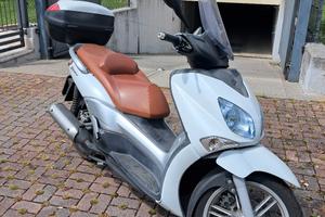 scooter marca Yamaka cilindrata 250 Km 25.00