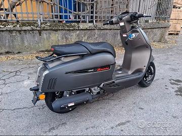 BENELLI/KEEWAY SIXTIES 300 BLACK MOT. PIAGGIO LC.