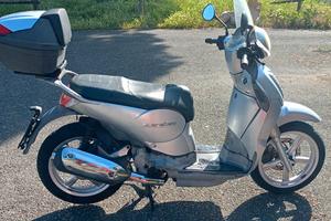 Scarabeo 200 light