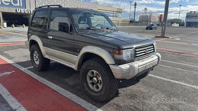 Mitsubishi Pajero 2.5 tdi Gls V20