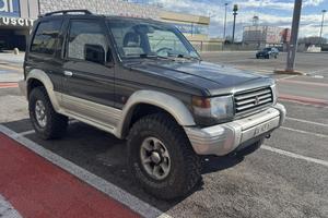 Mitsubishi Pajero 2.5 tdi Gls V20