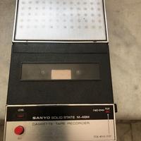 Registratore Sanyo per musicassette vintage