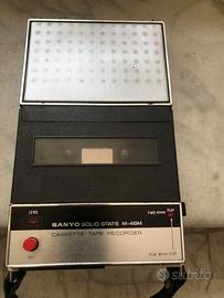 Registratore Sanyo per musicassette vintage