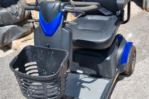 Scooter per disabili e anziani 