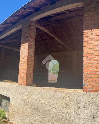 RUSTICO A FABBRICA CURONE