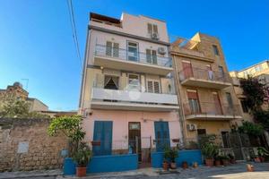 2 LOCALI A PALERMO