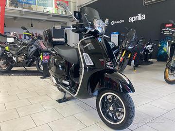 Piaggio Vespa GTS 300 super