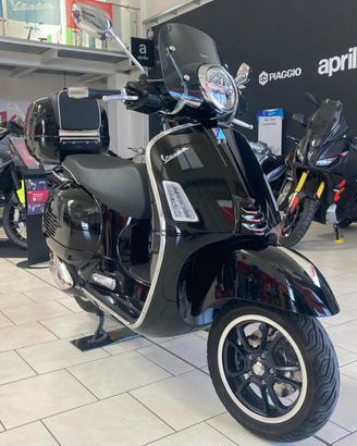Piaggio Vespa GTS 300 super